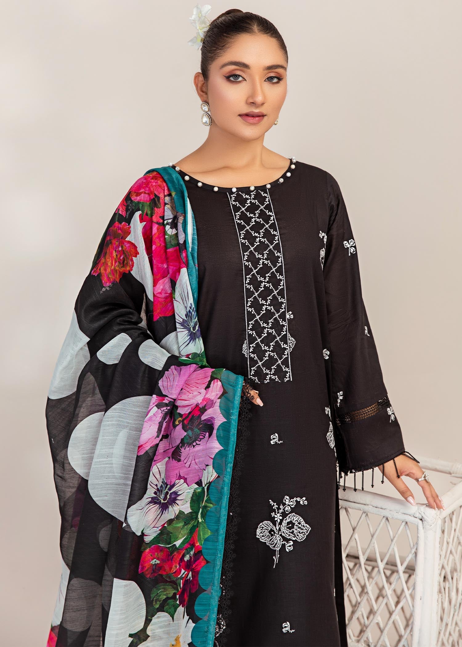 pakistani embroidered suits