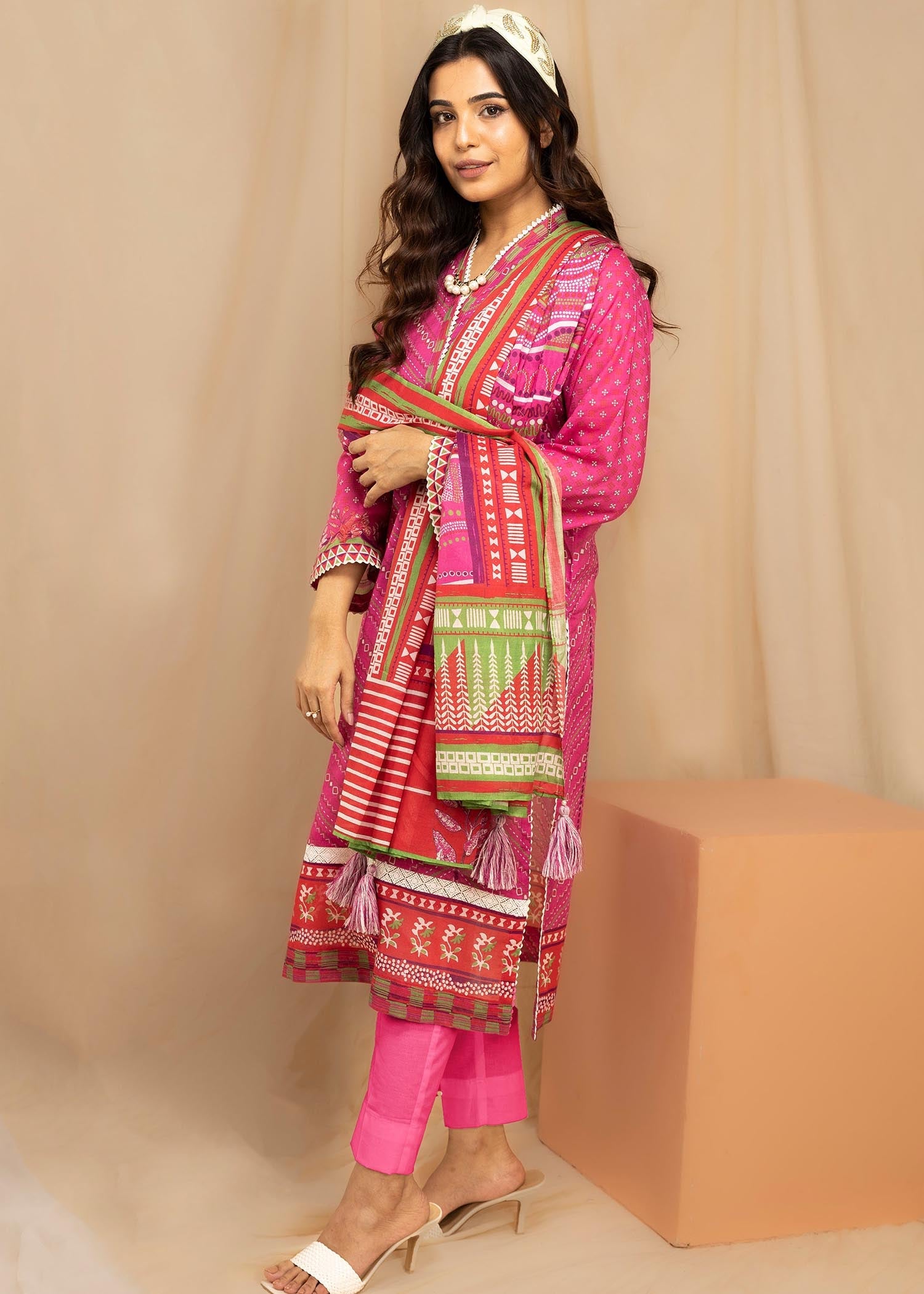 pakistani kurta women