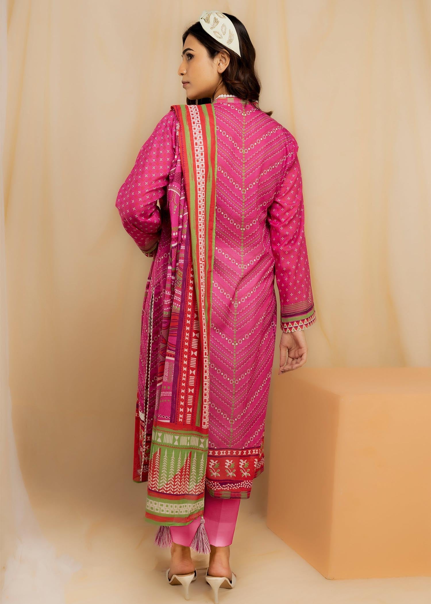 pakistani kurta set for women