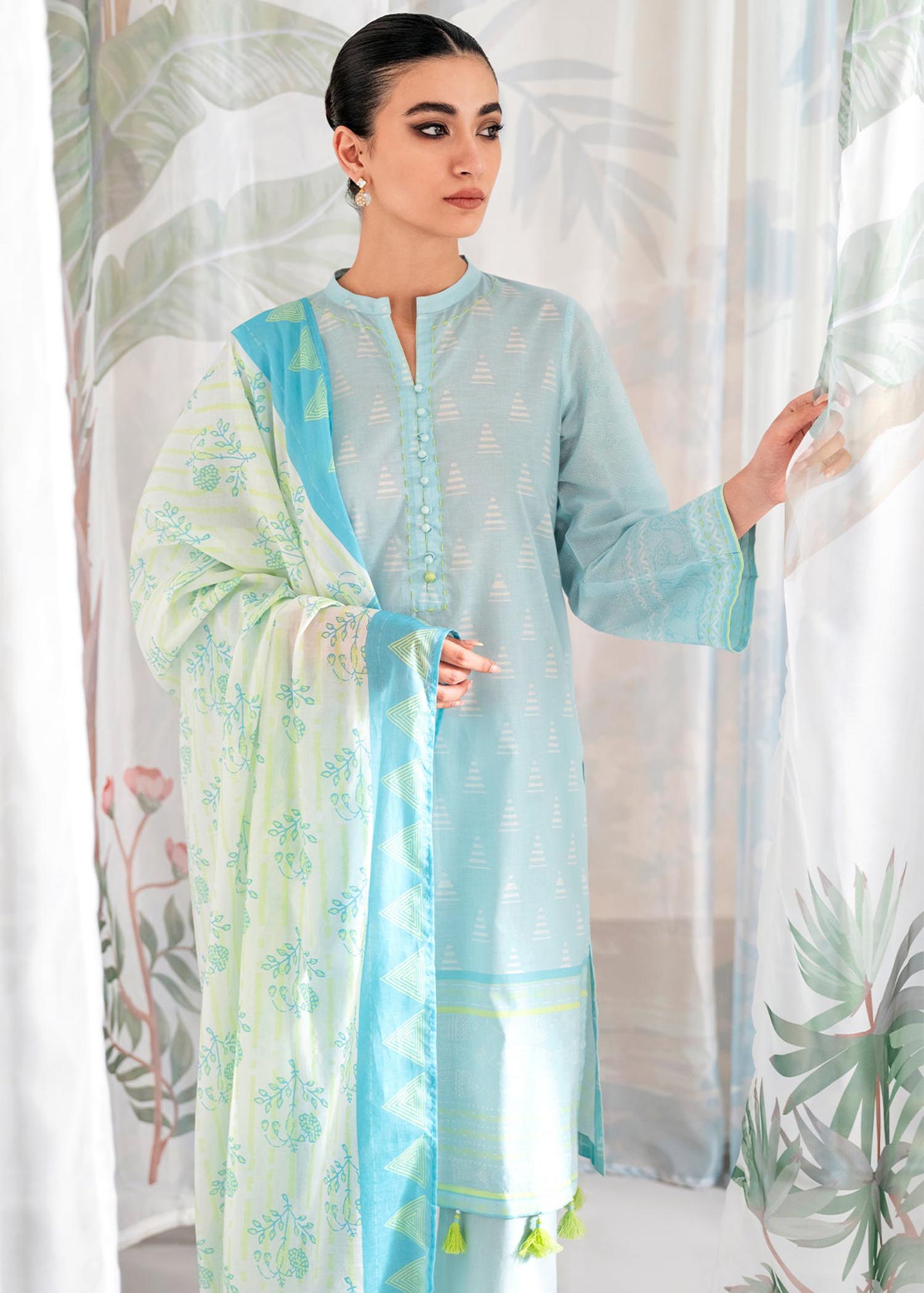 Sahar | SSL-V3-23-02 | Summer Lawn