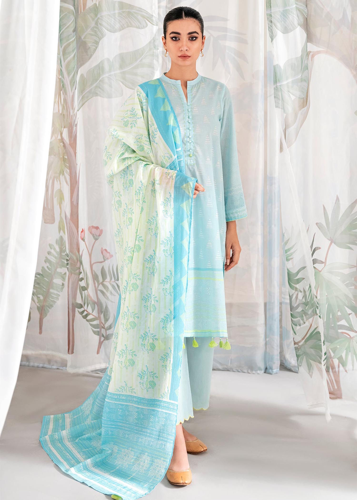 Sahar | SSL-V3-23-02 | Summer Lawn